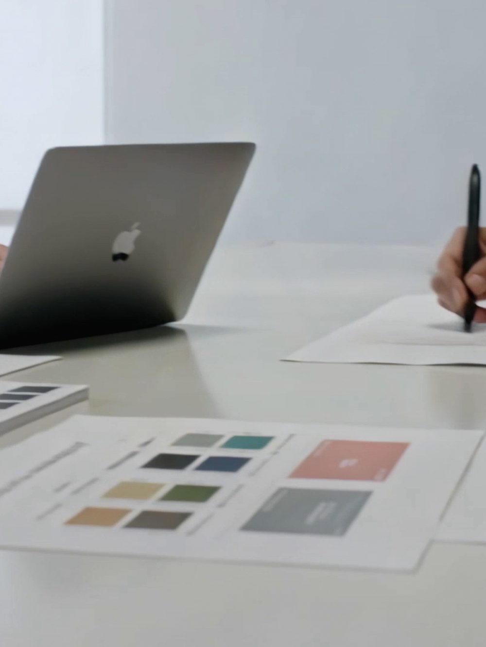 Identité de marque et design — Avance Hub